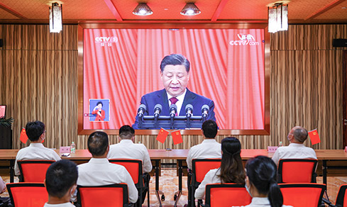 “勠力同心， 勇毅前杏妆  <br>整个党员集中收看二十大开幕盛况